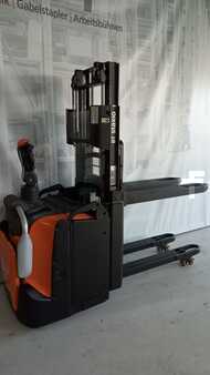 Pinontavaunu  Toyota SPE200D (3)