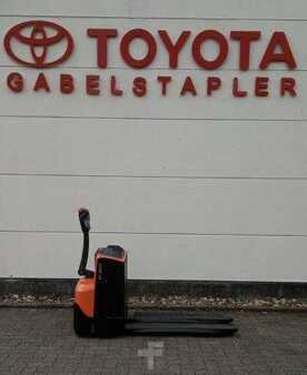 Niederhubwagen 2018  Toyota LWE 200 (1)