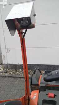 Electric Pallet Trucks - Toyota LPE 200 (4)