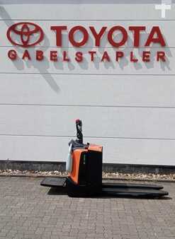 Transpalettes éléctriques 2017  Toyota LPE 220 (1)