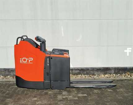 Electric Pallet Trucks - Toyota LPE 250 (2)