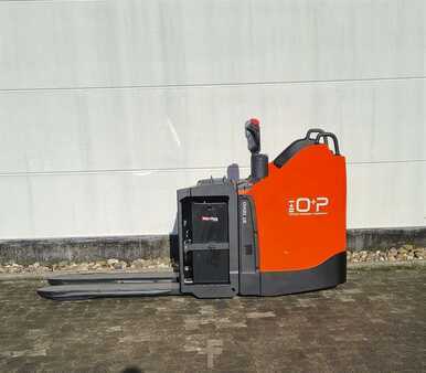 Electric Pallet Trucks - Toyota LPE 250 (4)