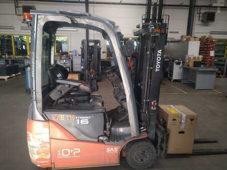 Eléctrica de 3 ruedas 2020  Toyota 8FBEK16T (1)