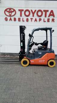 Elektro 4 Rad  Toyota 8FBMK16T (1)