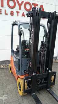 Elektro 4 Rad  Toyota 8FBMK16T (13)