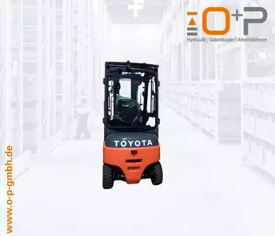 Elektryczne 4-kołowe 2020  Toyota 8FBM20T (3)