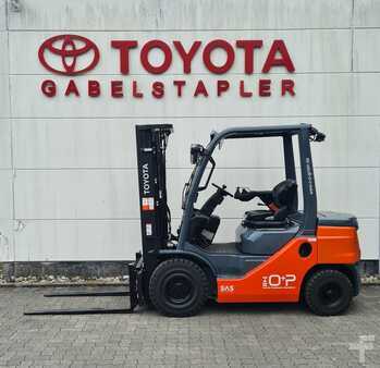 Dieselový VZV 2022  Toyota 52-8FDF25 (1)
