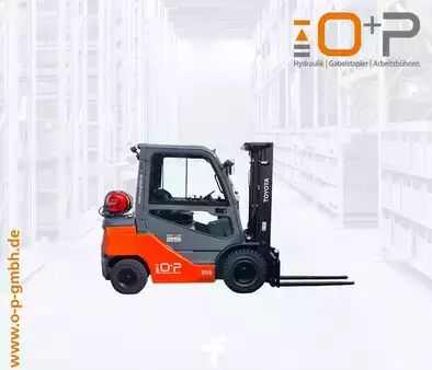 Gasoltruck 2022  Toyota 02-8FGF25 (2)