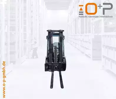 Gasoltruck 2022  Toyota 02-8FGF25 (3)