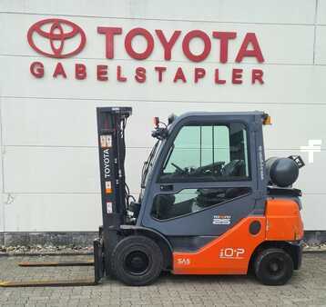 Carretilla elevadora GLP 2015  Toyota 02-8FGF25 (2)