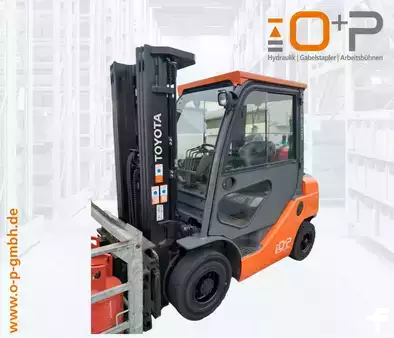 Treibgasstapler  Toyota 02-8FGF25 (1)
