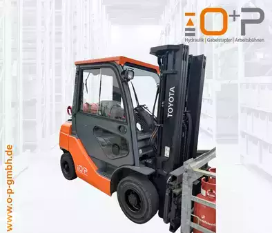 Treibgasstapler  Toyota 02-8FGF25 (2)
