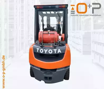 Treibgasstapler  Toyota 02-8FGF25 (3)