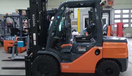 Dieselový VZV 2022  Toyota 52-8FDJF35 (16)