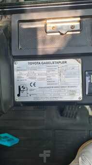 Carrello elevatore diesel 2013  Toyota 02-8FDJF35 (5)