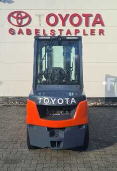 Dieselový VZV 2023  Toyota 52-8FDJF35 (2)