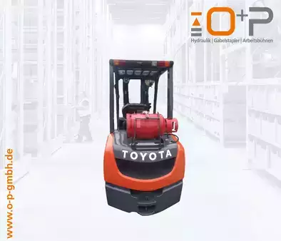Gasoltruck 2019  Toyota 02-8FGJF35 (4)