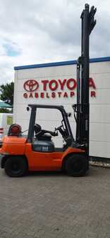 Carrello elevatore a gas 2013  Toyota 02-7FG35 (2)
