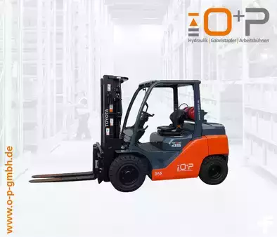 Gasoltruck 2022  Toyota Tonero 8FG40F (1)