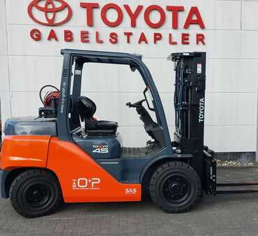 LPG Forklifts 2022  Toyota Tonero 8FG40F (1)