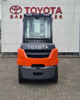 Wózki widłowe diesel 2022  Toyota 40-8FD50N (2)