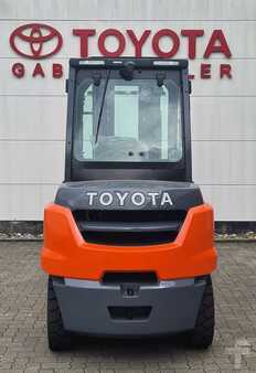Diesel truck 2022  Toyota 40-8FD50N (2)