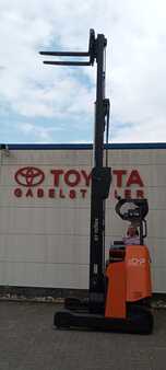 Reach Truck - Toyota RRE 160H (2)