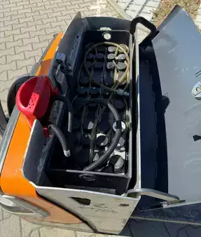Electric Pallet Trucks 2009  Still EXU18AC (3)