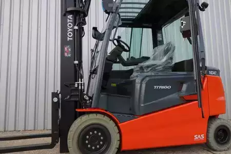 4-wiel elektrische heftrucks 2022  Toyota 9FBM30T (1)