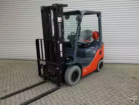Carrelli elevatori GPL 2022  Toyota 02-8FGF15 (1)