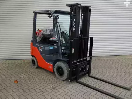 Carrelli elevatori GPL 2022  Toyota 02-8FGF15 (2)