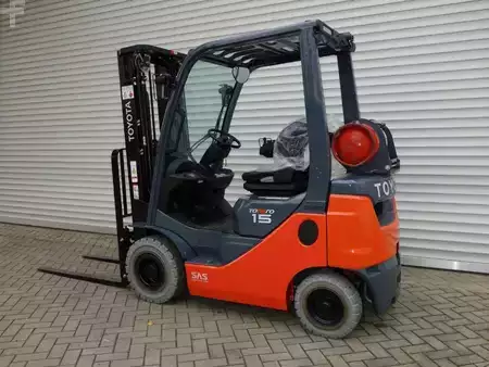 Carrelli elevatori GPL 2022  Toyota 02-8FGF15 (3)