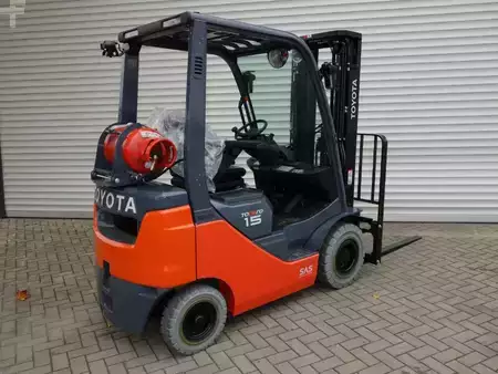 Carrelli elevatori GPL 2022  Toyota 02-8FGF15 (4)