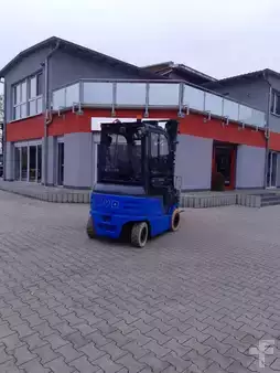 Eléctrica de 4 ruedas 2017  BYD ECB 25C (Lithium-Eisenphosphat) (1)