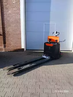 Electric Pallet Trucks 2021  BT LPE250 (1)
