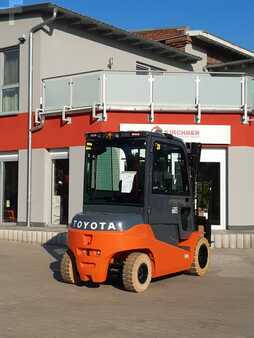 Elektromos 4 kerekű 2022  Toyota 8FBMT50 (2)