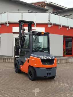 Dízel targoncák 2022  Toyota 52-8FDF30 (2)