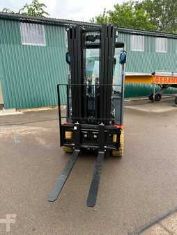 Carrelli elettrici 4 ruote 2023  Toyota 9FBM25T (2)