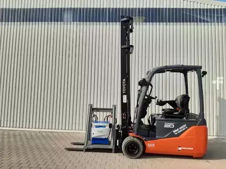 Elektro 3 Rad  Toyota 8FBE20T (1)