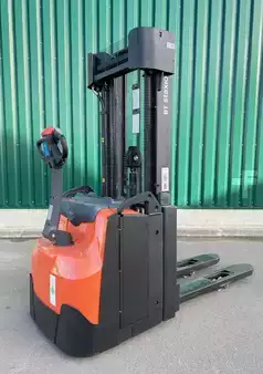 Stacker pedestre 2024  BT SWE160L (1)