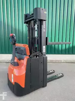 Stacker pedestre 2024  BT SWE160L (2)