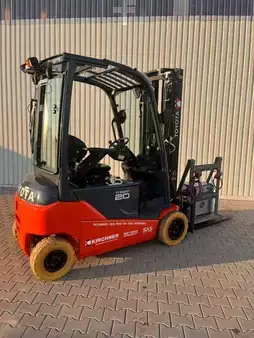 Electric - 4 wheels 2025  Toyota 8FBM20T (1)
