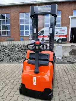 Hochhubwagen  BT SWE160L (1)
