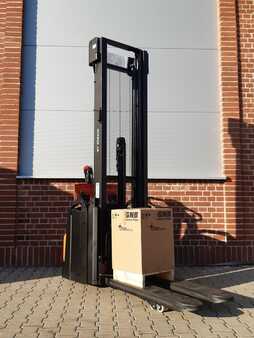 Pallet Stackers 2022  BT SWE160L (2)
