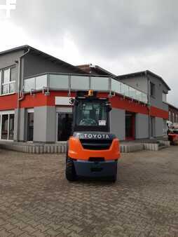 Diesel Forklifts 2022  Toyota 8FD50F (2)