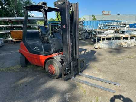 Propane Forklifts 2003  Linde H25T-03 (1)