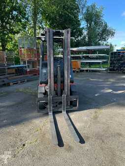 Propane Forklifts 2003  Linde H25T-03 (4)