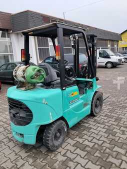 LPG heftrucks 2001  Mitsubishi FG 25 (2)