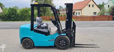 Diesel heftrucks 2018  Heli VD 30 (1)