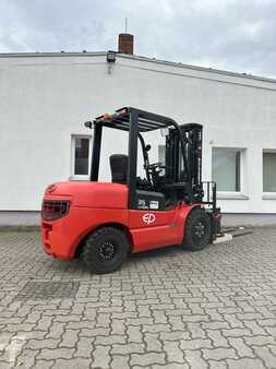 4-wiel elektrische heftrucks 2022  EP Equipment EFL352 (2)